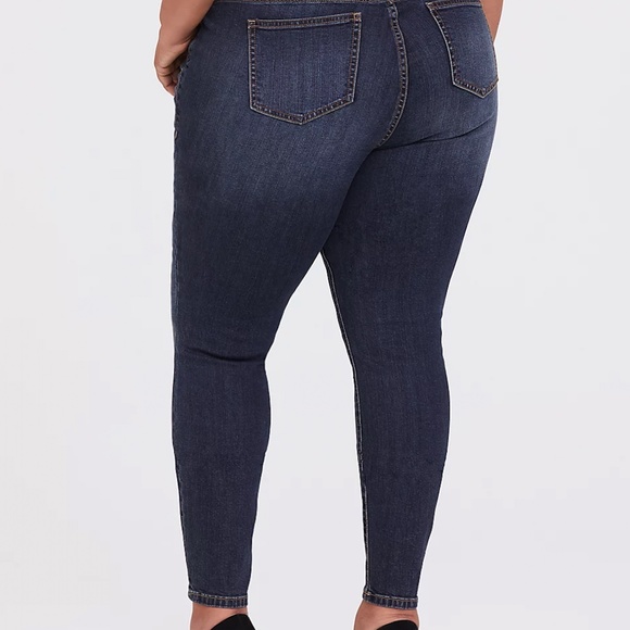 EUC Torrid Mid Rise Skinny Jean Vintage Stretch Dark Wash Maui Size 26S 26 Short - Picture 3 of 9